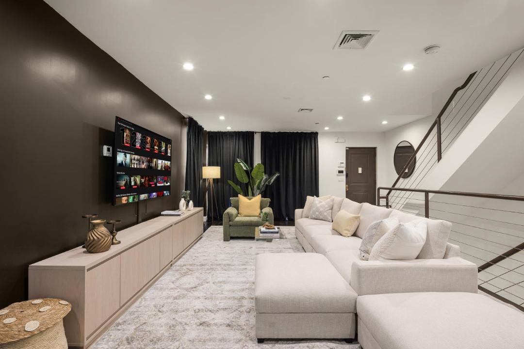 Photo of Livingroom in East Harlem