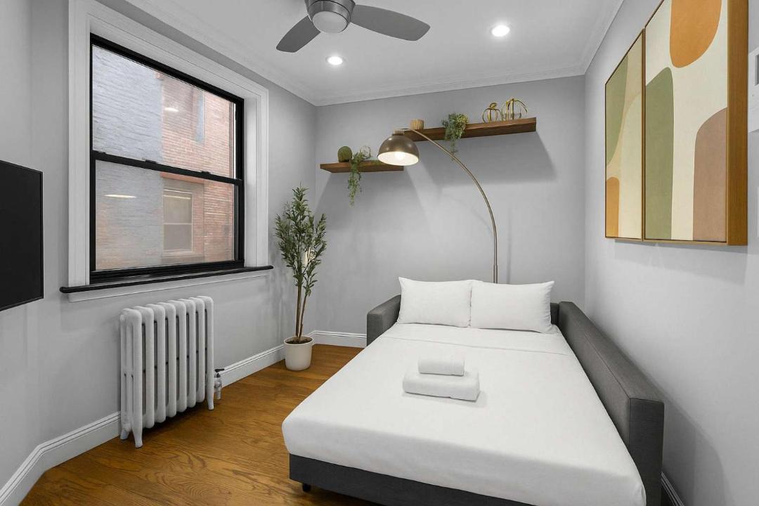 Photo of Bedroom in Tudor City
