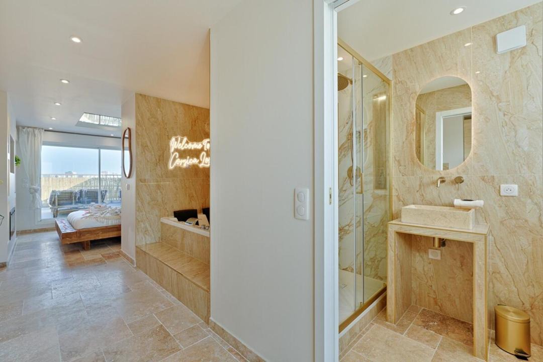 Photo of Bathroom in Alfortville