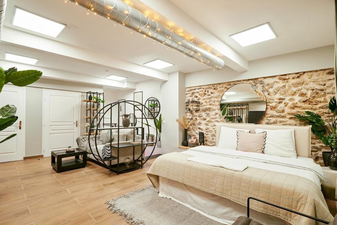 Photo of Bedroom in 20th Arrondissement