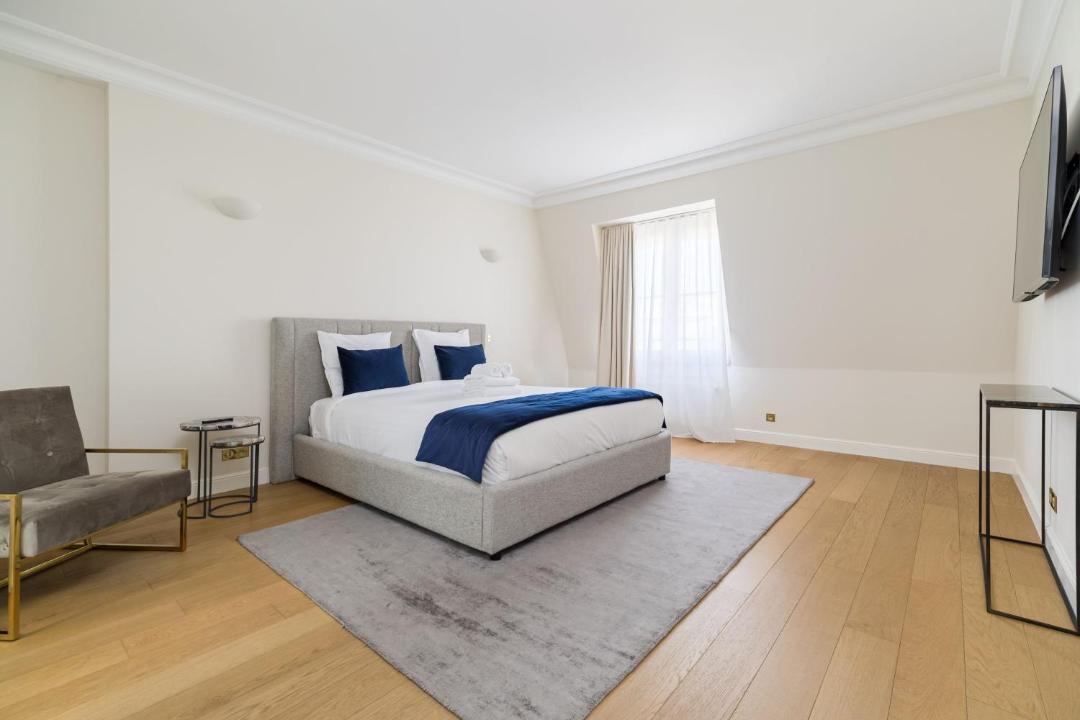 Photo of Bedroom in Champs-Elysees