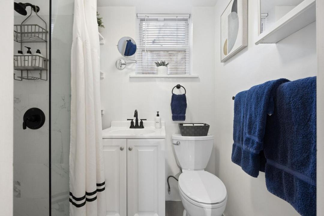Photo of Bathroom in Midtown West