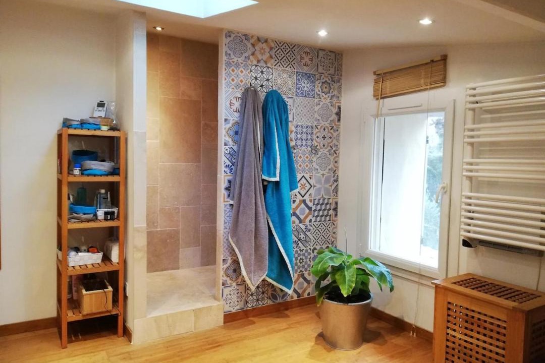 Photo of Bathroom in Villeneuve-Saint-Georges