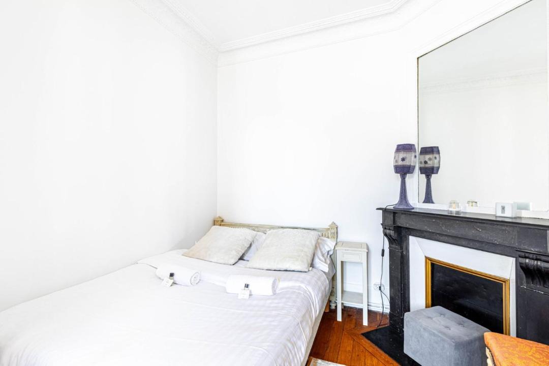 Photo of Bedroom in 20th Arrondissement