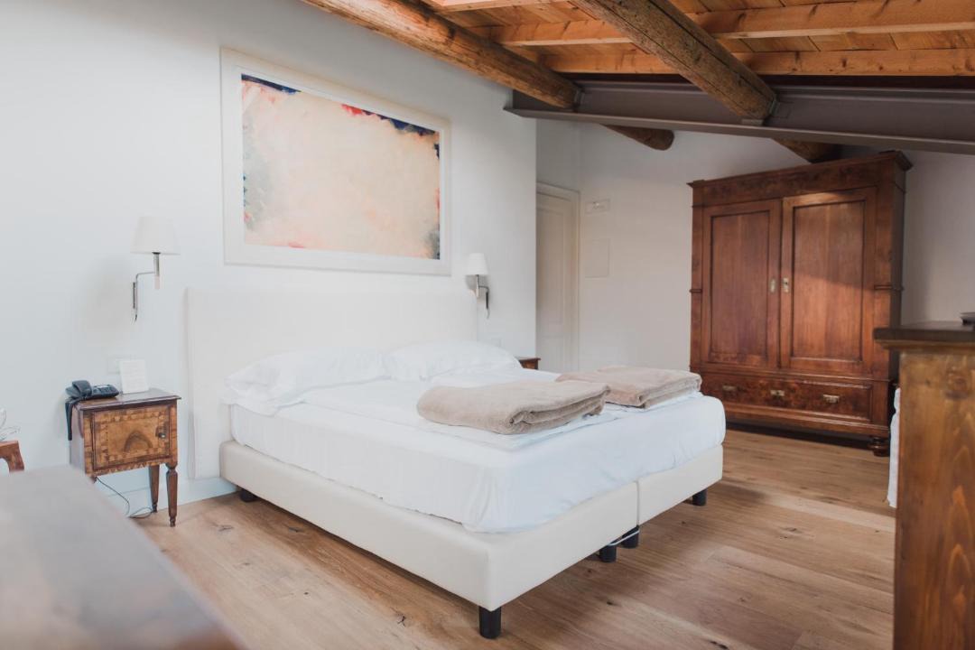 Photo of Bedroom in Sona