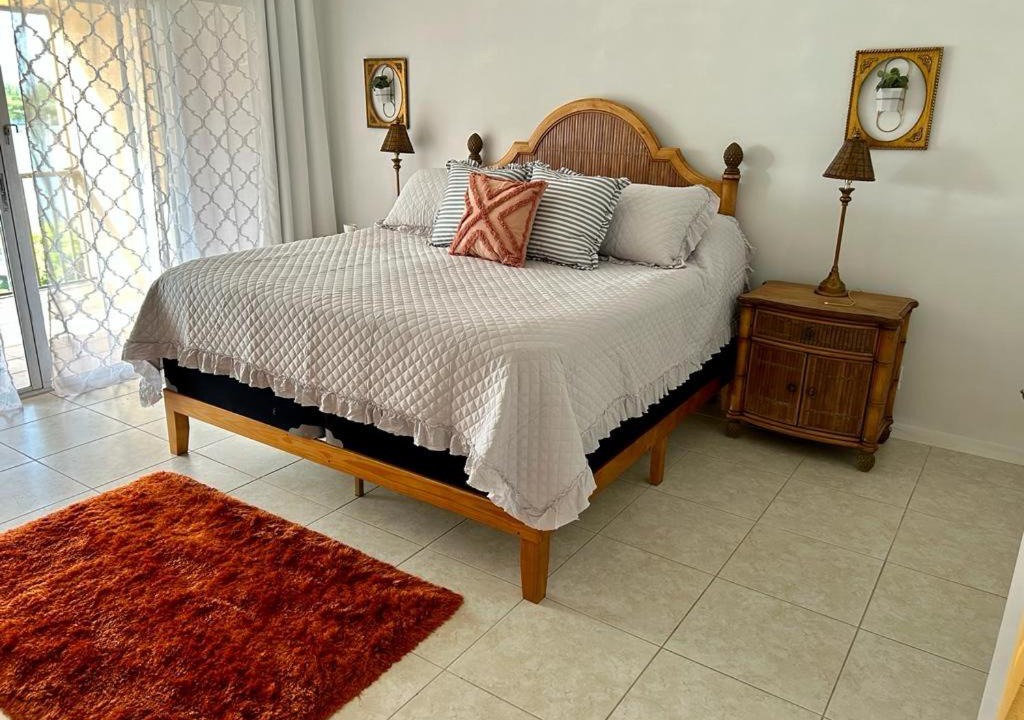 Photo of Bedroom in Bahamia West