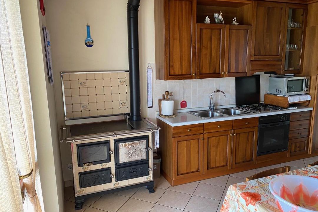 Photo of Kitchen in Ovest
