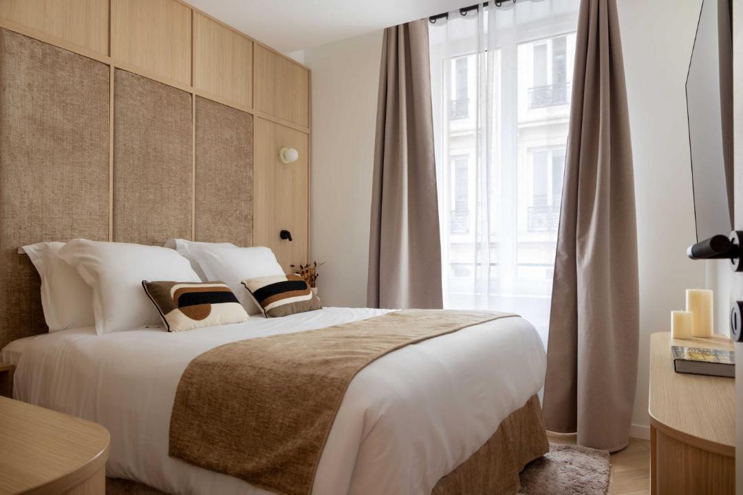 Photo of Bedroom in 10th Arrondissement