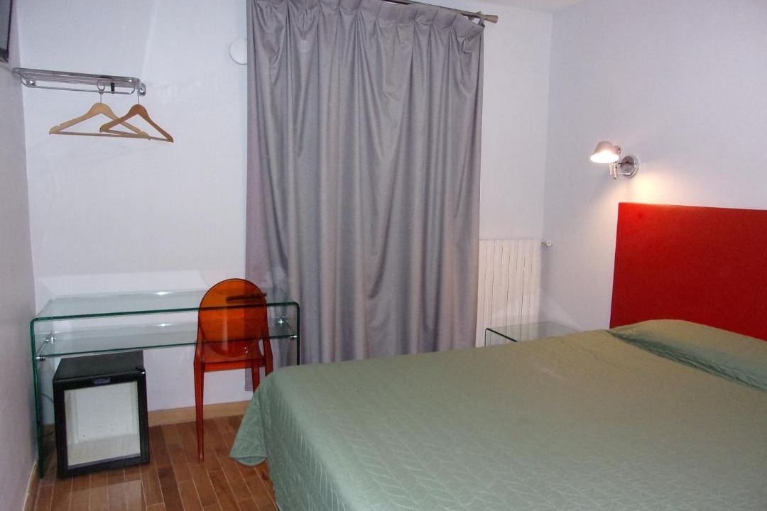 Photo of Bedroom in 10th Arrondissement
