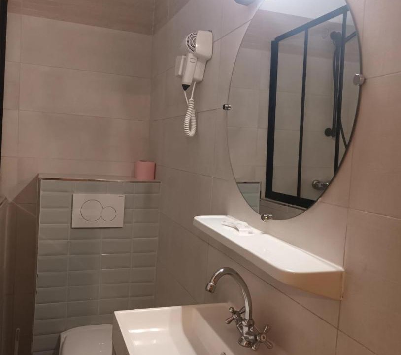 Photo of Bathroom in 10th Arrondissement