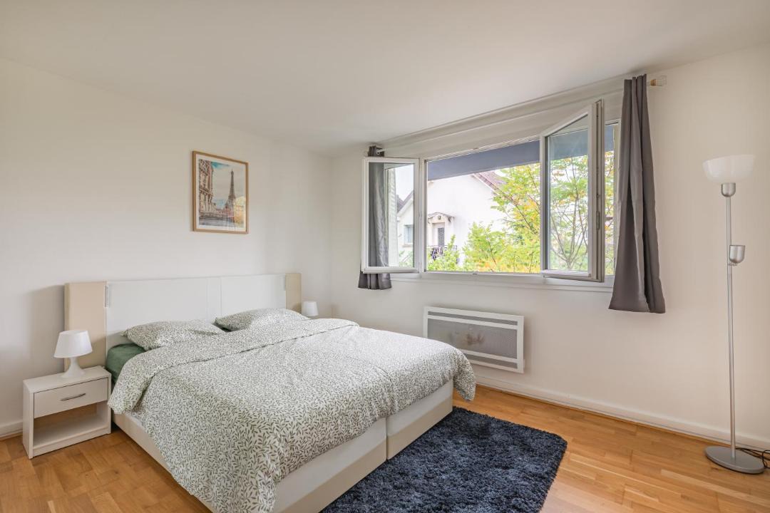 Photo of Bedroom in Sceaux