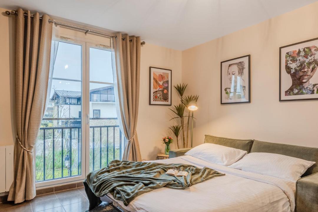 Photo of Bedroom in Magny-le-Hongre