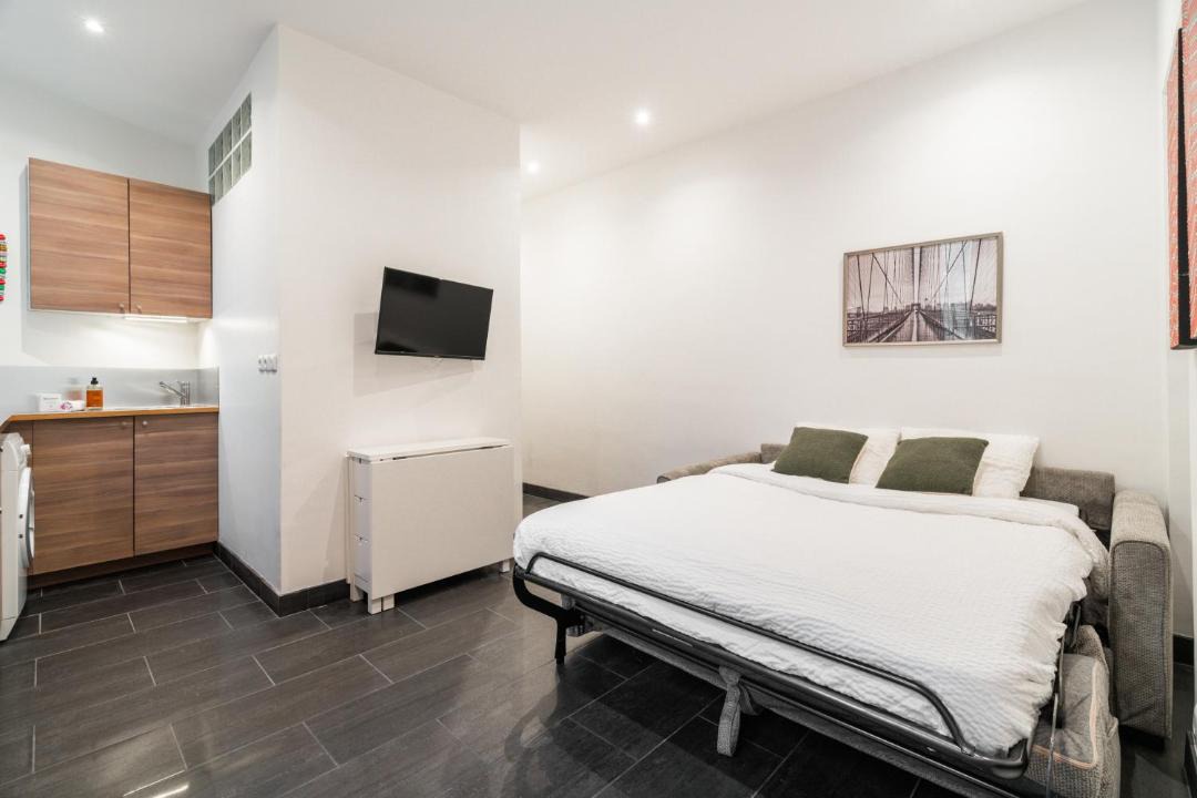 Photo of Bedroom in Republique–Point-du-Jour