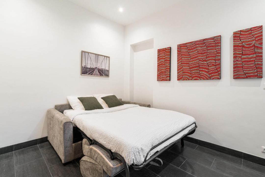 Photo of Bedroom in Republique–Point-du-Jour