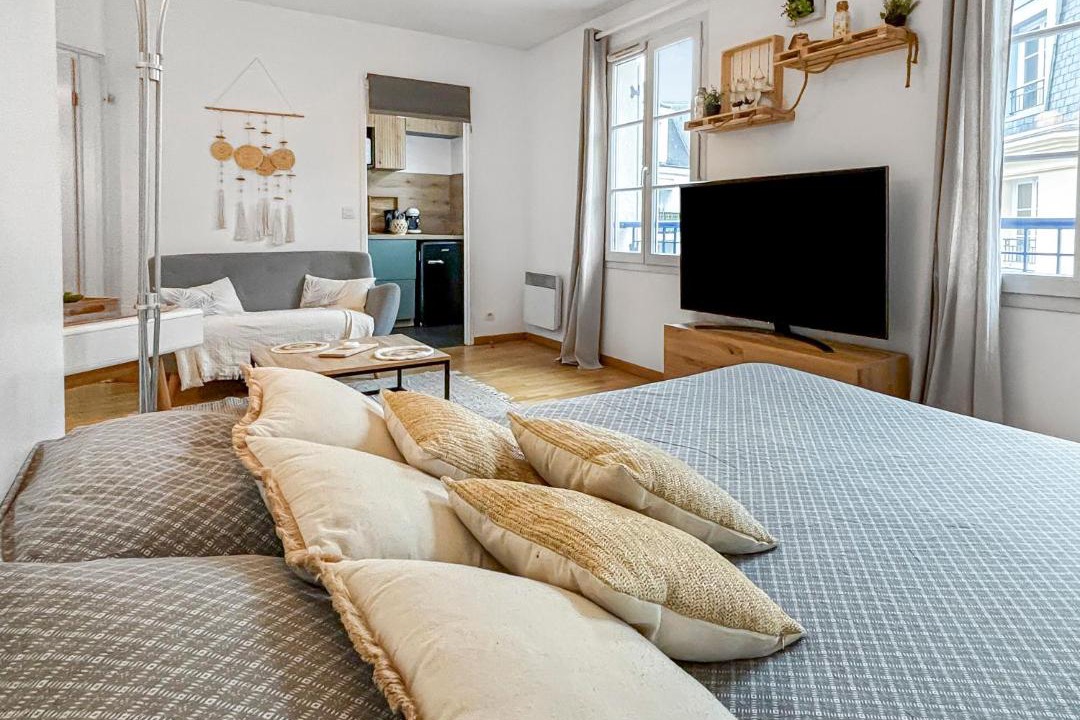 Photo of Bedroom in Le Plessis-Robinson