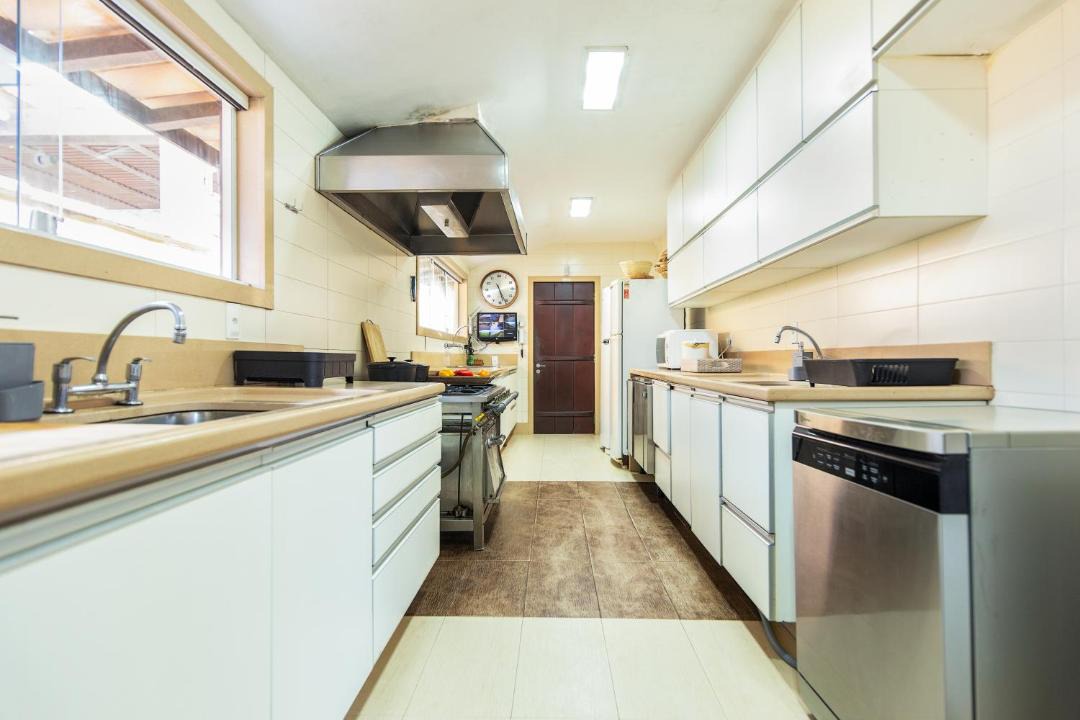 Photo of Kitchen in Praia Rasa