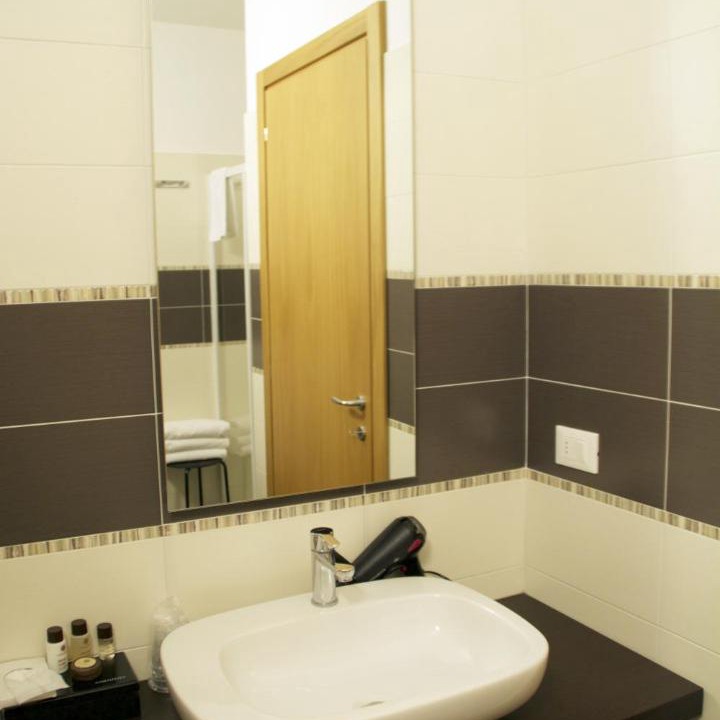 Photo of Bathroom in Ovest