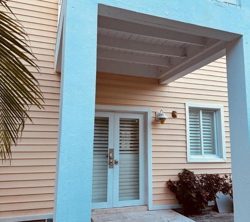 Photo of Patio Balcony in Alice Town