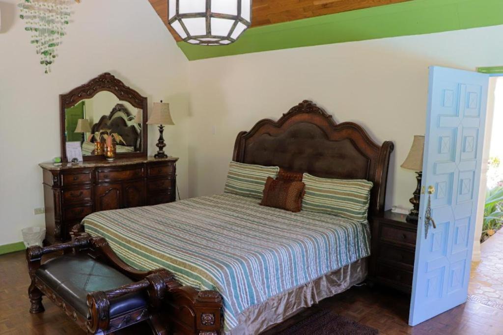 Photo of Bedroom in Runaway Bay