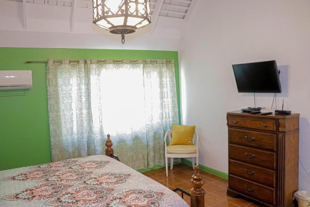 Photo of Bedroom in Runaway Bay
