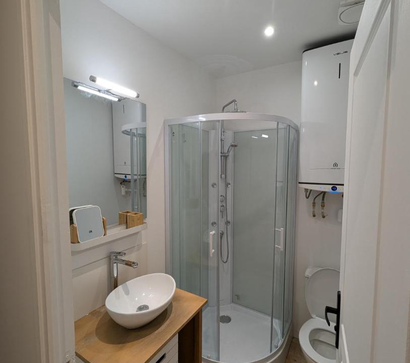Photo of Bathroom in Quincy-Voisins