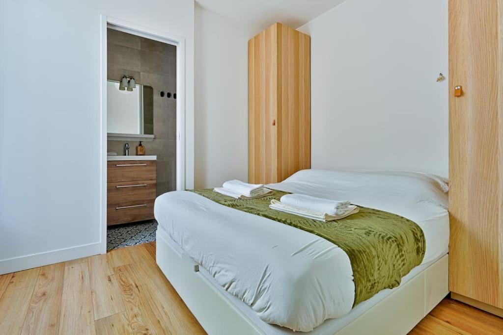 Photo of Bedroom in La Varenne Saint-Hilaire