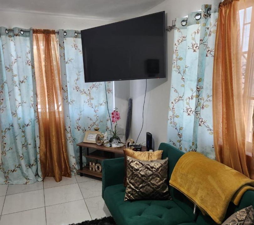 Photo of Livingroom in Kingston
