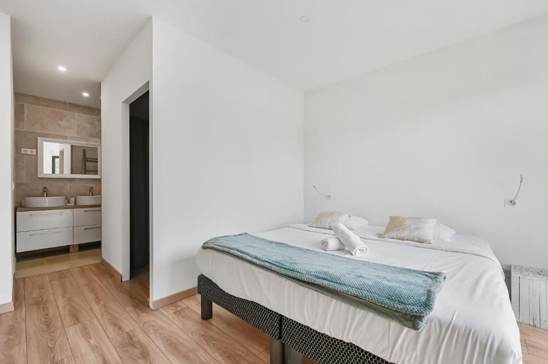 Photo of Bedroom in Cachan