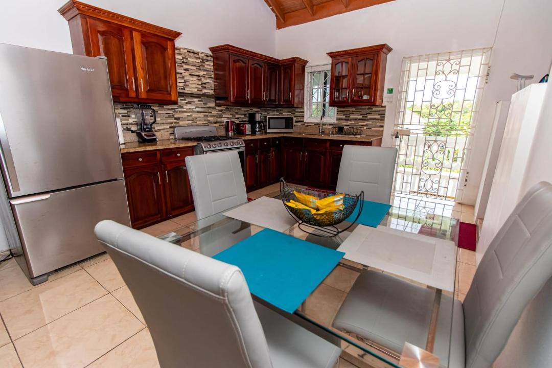 Photo of Kitchen in Runaway Bay