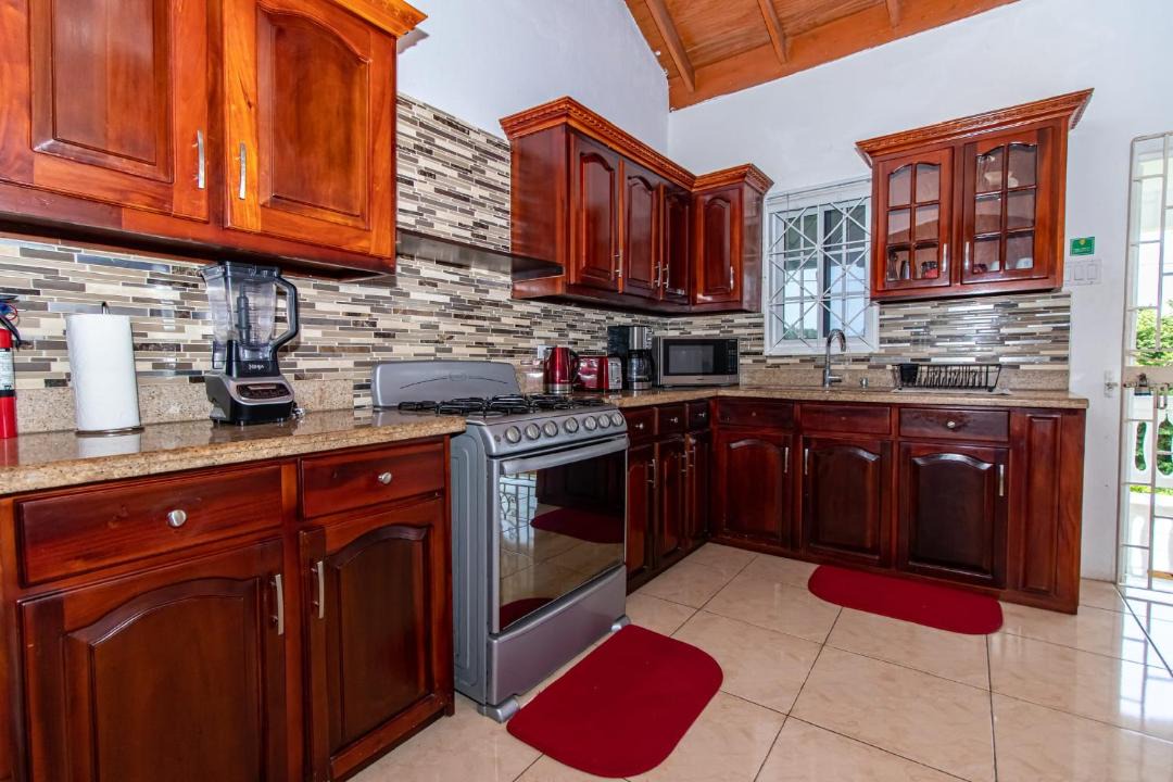Photo of Kitchen in Runaway Bay