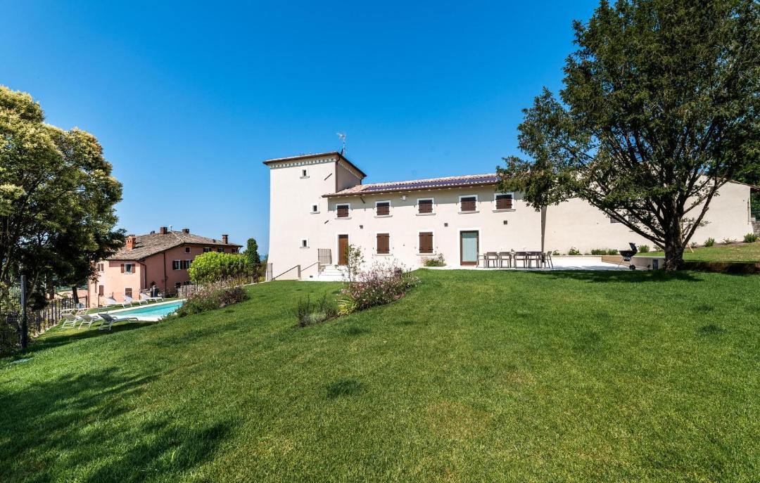 Photo of Buildings in Costermano