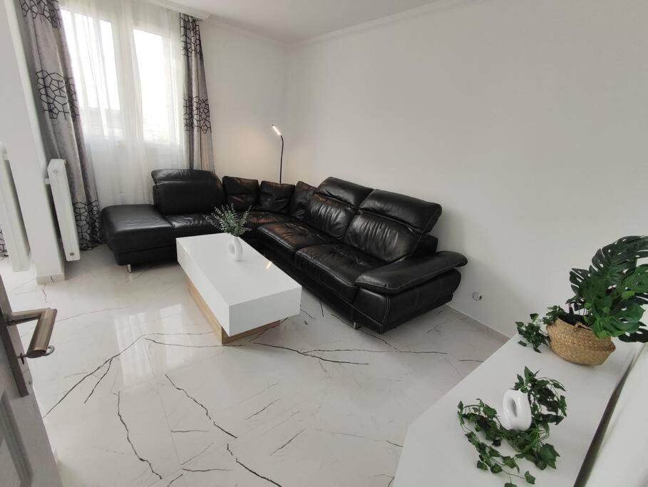 Photo of Livingroom in Le Bourget