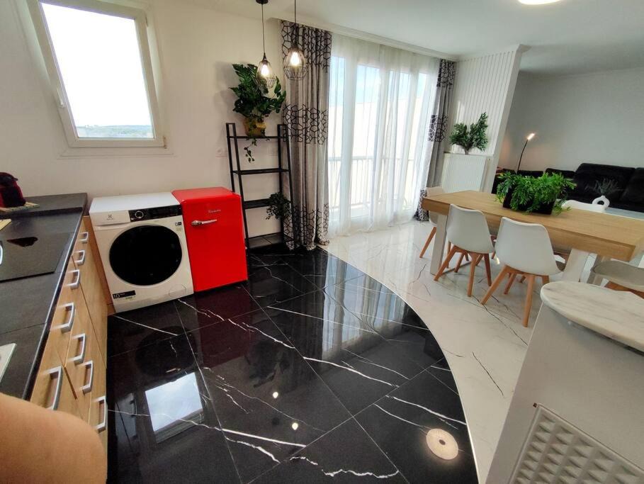 Photo of Livingroom in Le Bourget