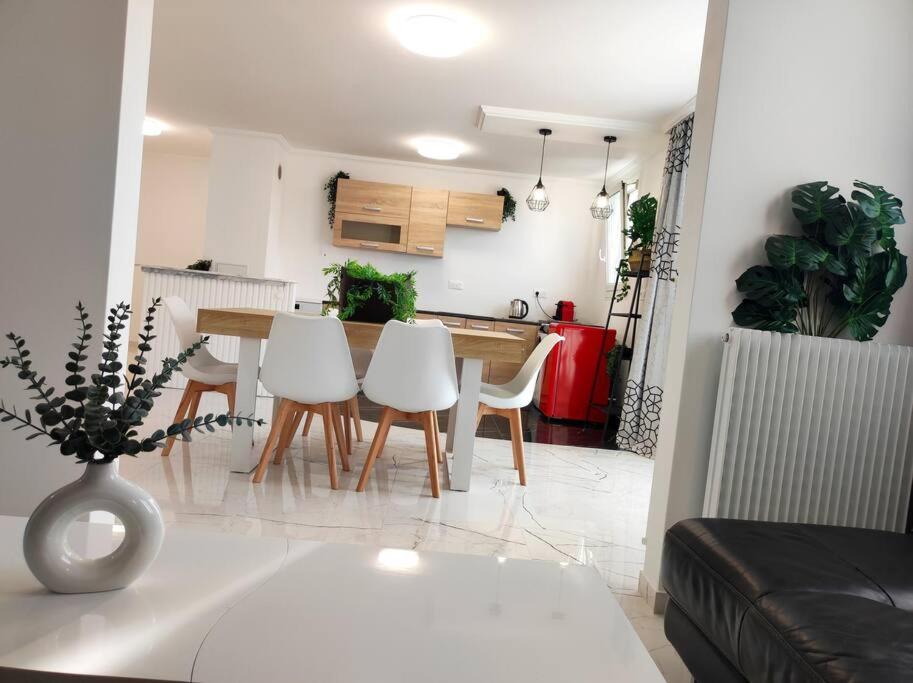 Photo of Livingroom in Le Bourget