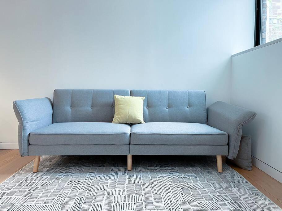 Photo of Livingroom in East Flatbush
