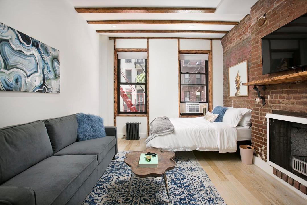 Photo of Livingroom in Peter Cooper Village