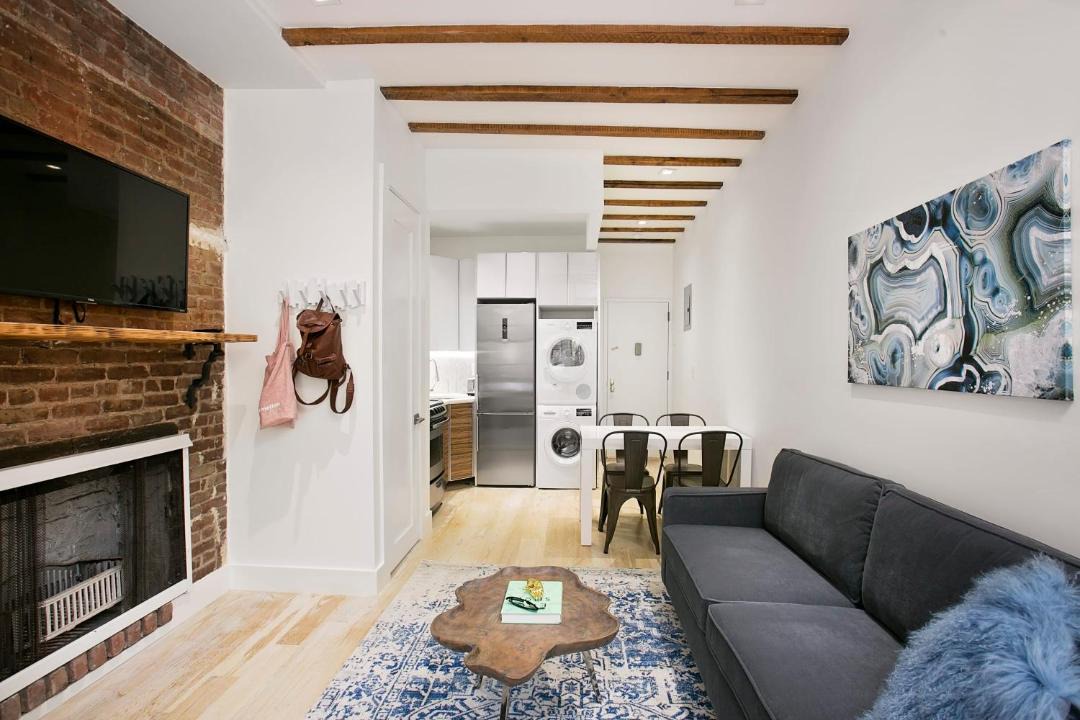 Photo of Livingroom in Peter Cooper Village