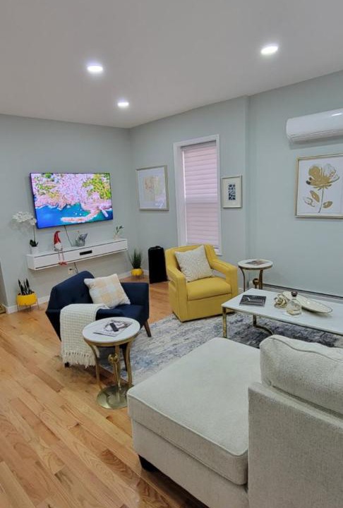 Photo of Livingroom in Brownsville