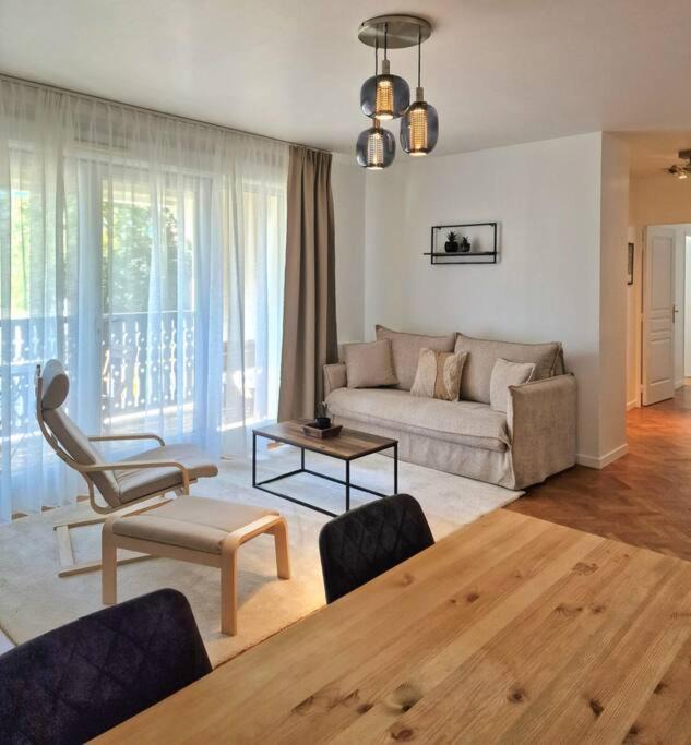 Photo of Livingroom in Le Plessis-Robinson