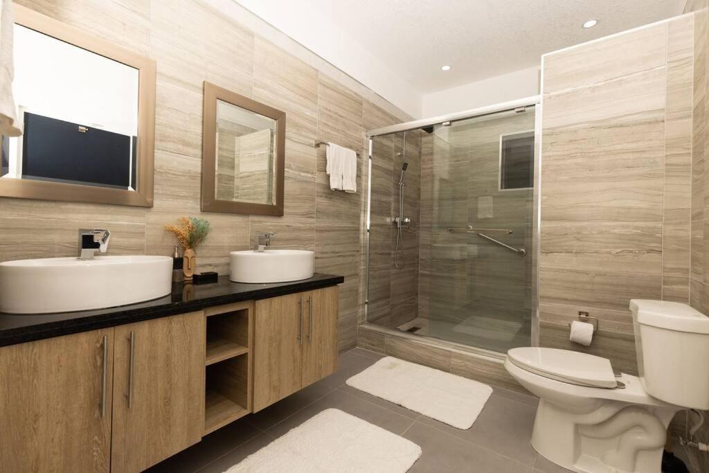 Photo of Bathroom in Runaway Bay