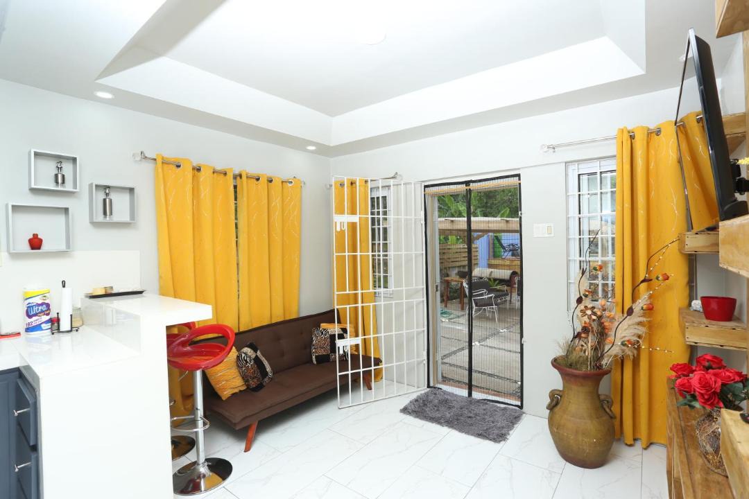Photo of Livingroom in Molynes Gardens