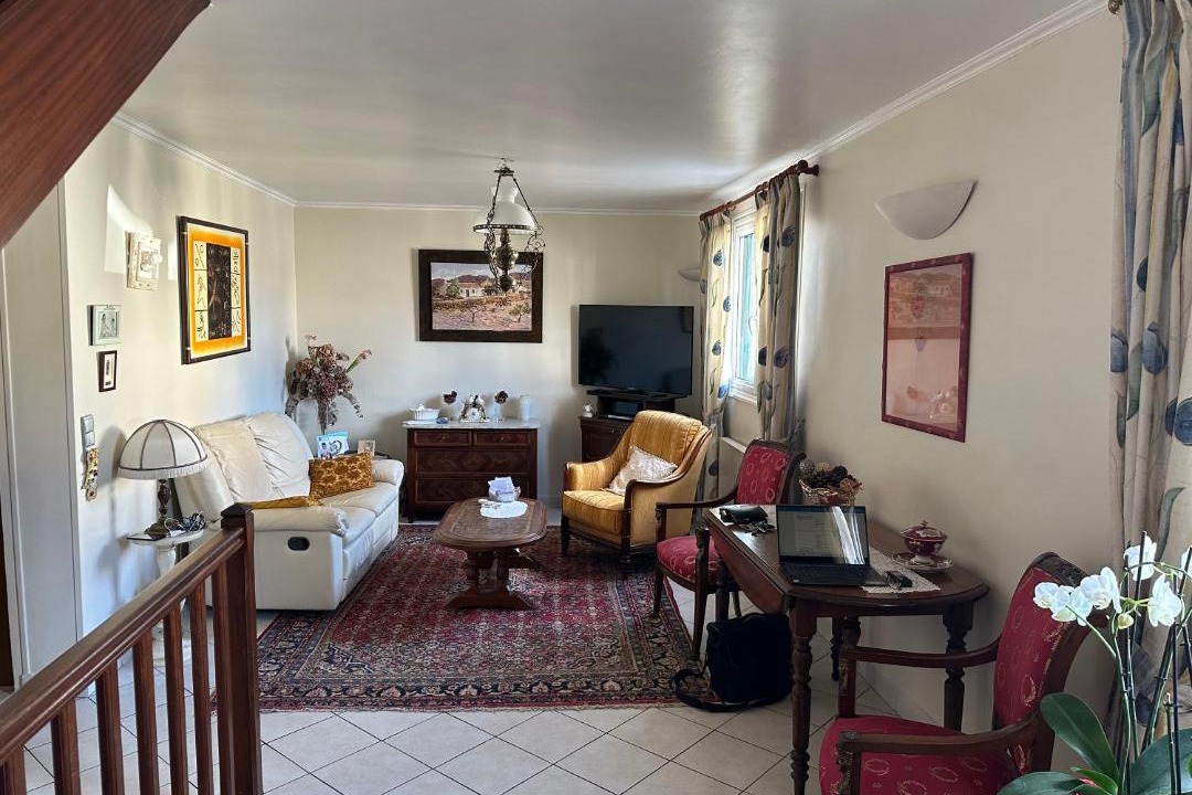 Photo of Livingroom in Antony