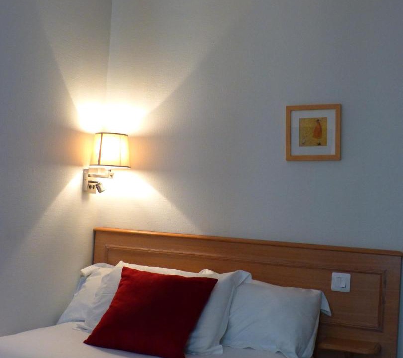Photo of Bedroom in 10th Arrondissement