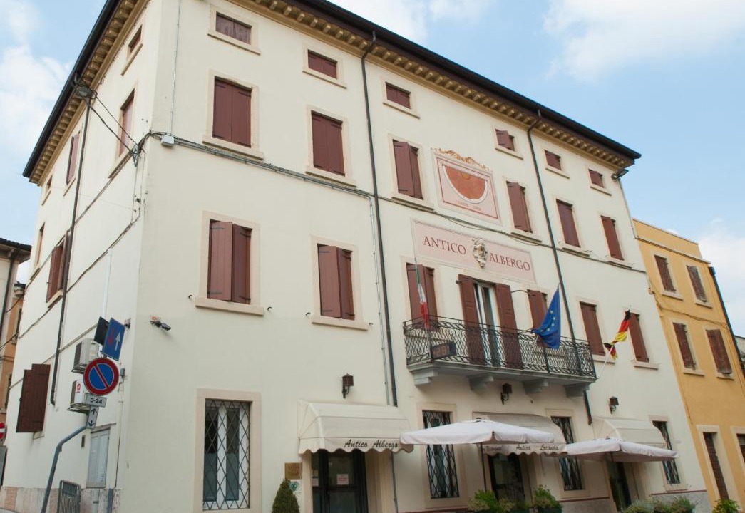 Photo of Buildings in Negrar