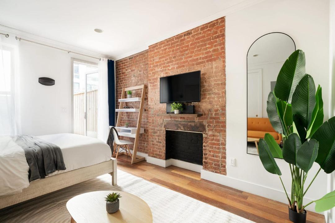 Photo of Livingroom in Peter Cooper Village