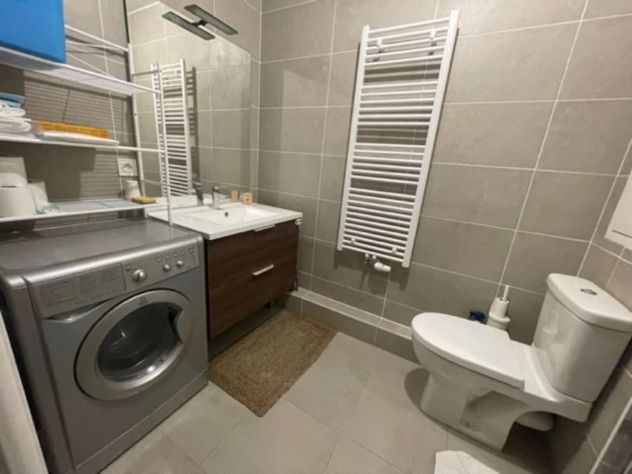 Photo of Bathroom in Le Plessis-Robinson