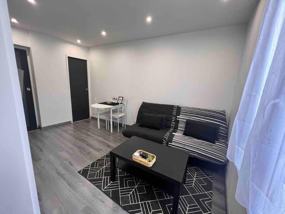 Photo of Livingroom in Arcueil