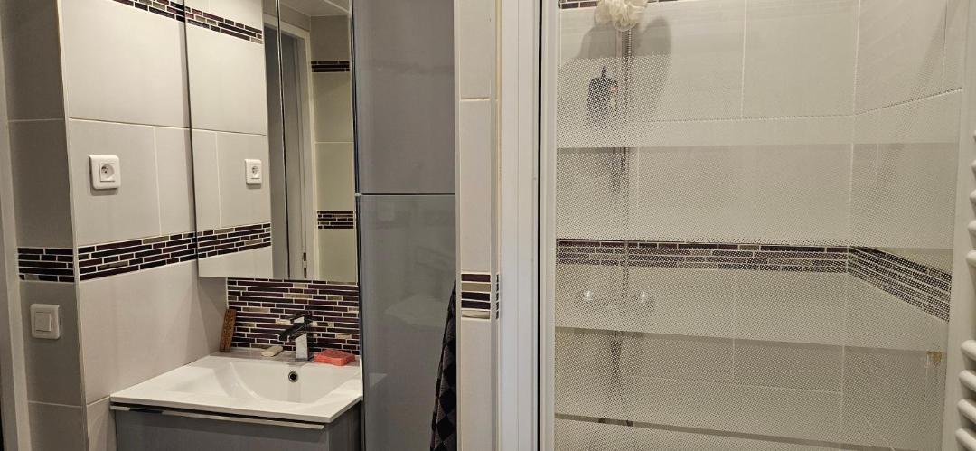 Photo of Bathroom in Petit-Ivry