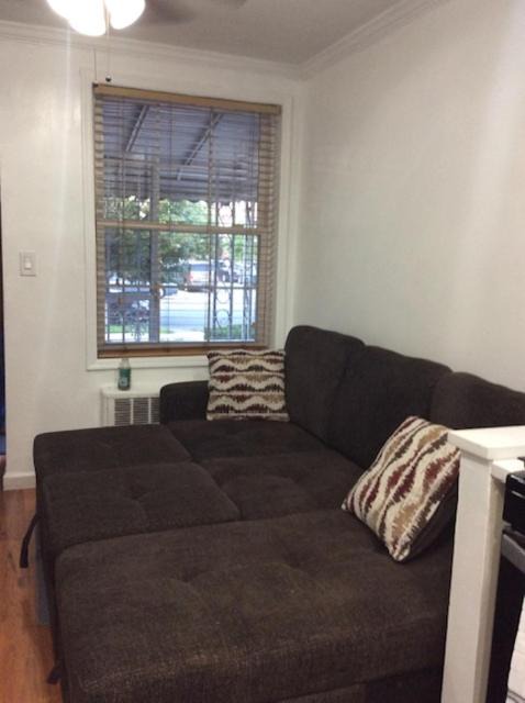 Photo of Livingroom in Canarsie