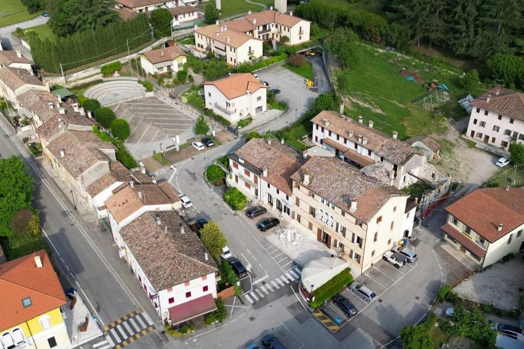 Photo of Buildings in Caniezza
